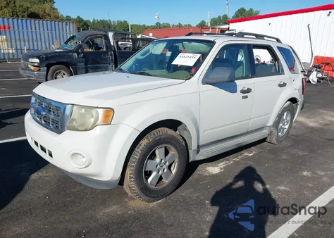 2009 Ford Escape Xlt z USA, uszkodzony, nr VIN 1FMCU03G59KB61676